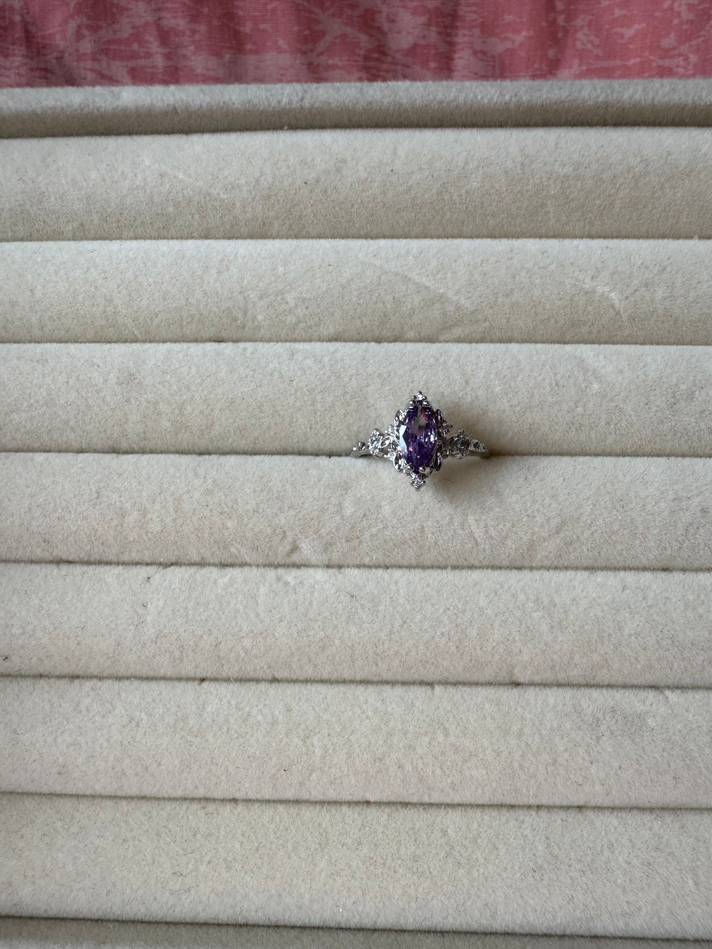 Ring Issi