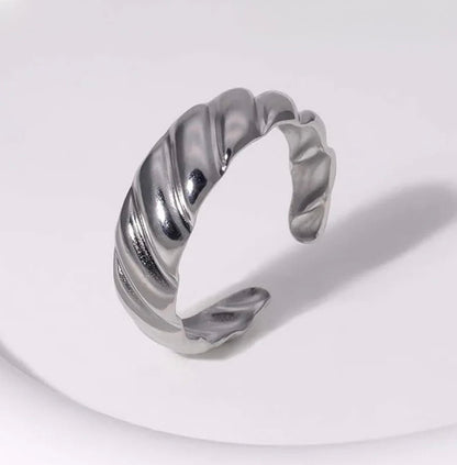 Ring Tina