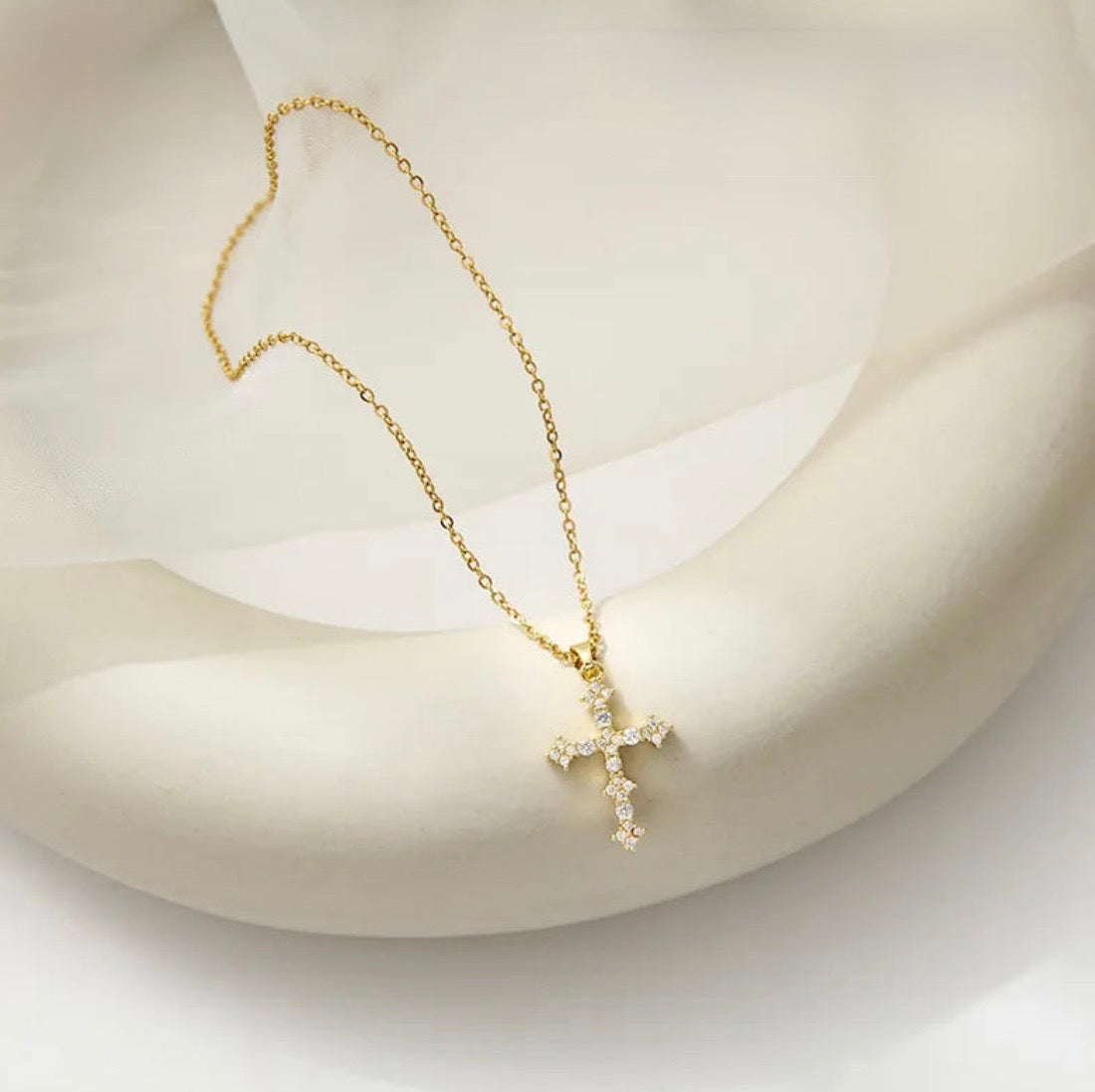 Necklace cruz