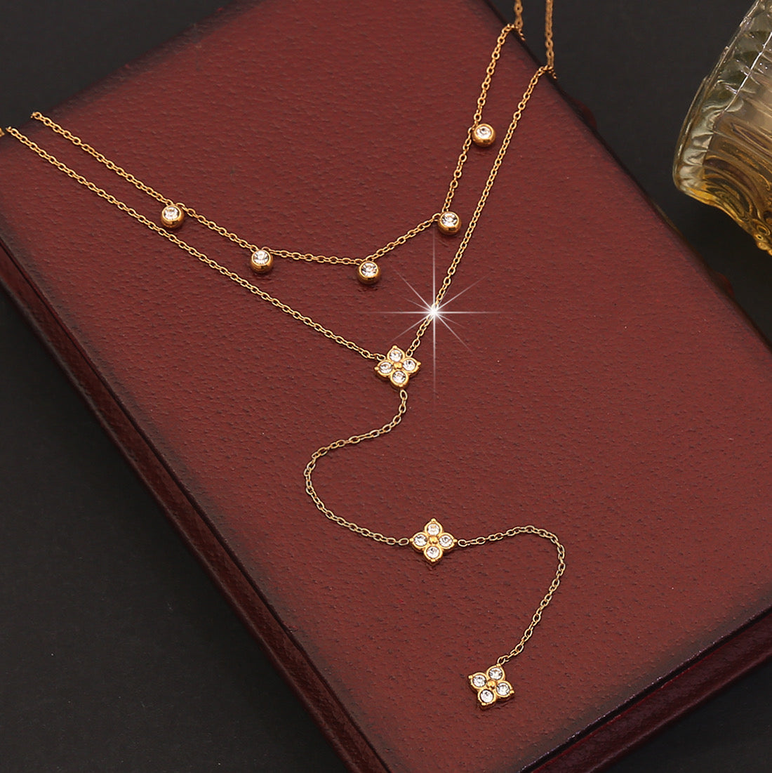 Necklace luz