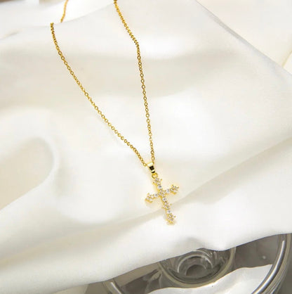 Necklace cruz