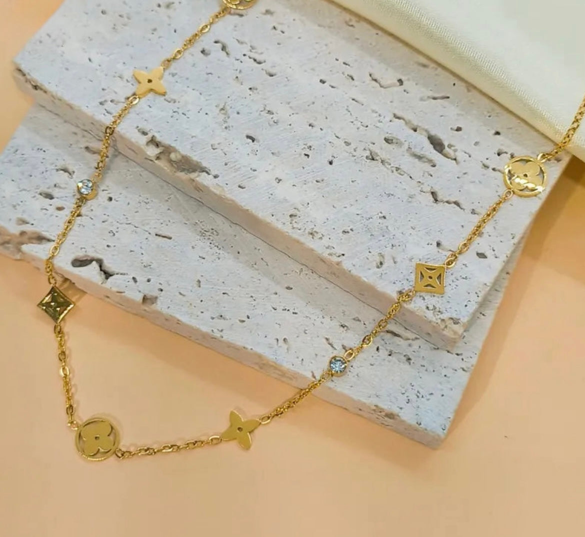 Necklace Grace