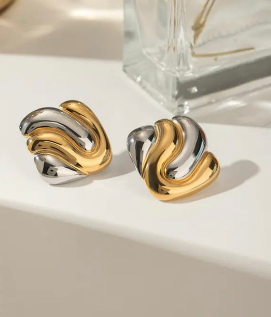 Earrig Naomi